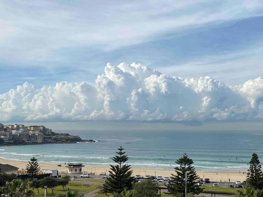 Bondi Beach Waves Beachfront Apartment Sydney Exterior photo
