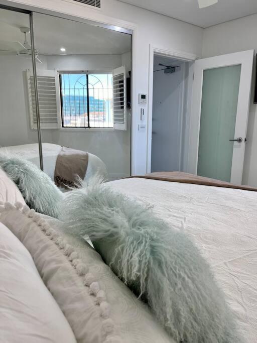 Bondi Beach Waves Beachfront Apartment Sydney Exterior photo