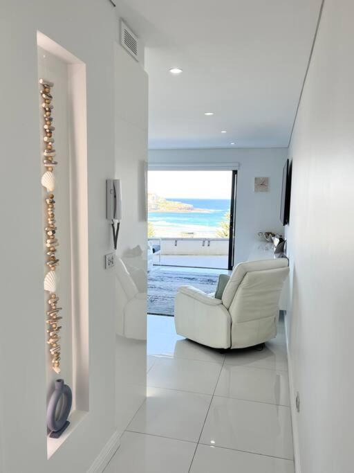 Bondi Beach Waves Beachfront Apartment Sydney Exterior photo