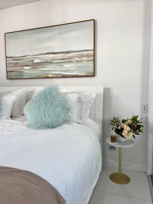 Bondi Beach Waves Beachfront Apartment Sydney Exterior photo