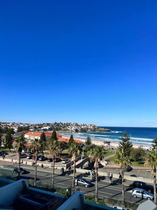 Bondi Beach Waves Beachfront Apartment Sydney Exterior photo